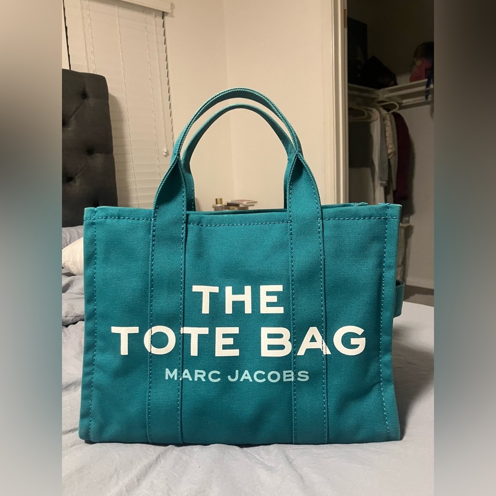 The Medium Tote Bag